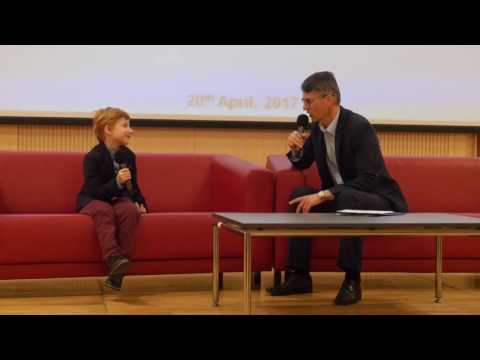 Are you bilingual? YESSS! - interview with Oliver Kingdom