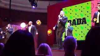 Straight No Chaser - Up On The Housetop