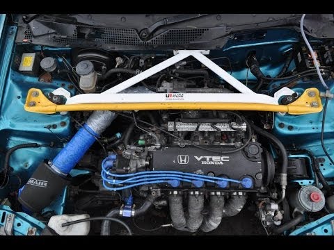 Ultra Racing Front Strut Brace (3-Point) VS OEM Brace - Honda Civic