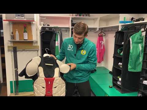 Livet som bandymålvakt – Filip Mörkdal och specialutrustningen