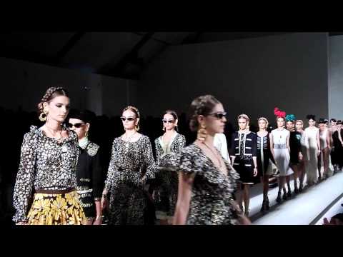 Milano Moda 2011: Moschino Spring - Summer 2012
