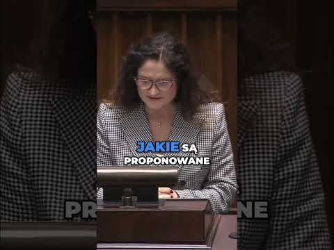 Dorota Arciszewska-Mielewczyk: Protest w Kielnie po wyrzuceniu krzyża