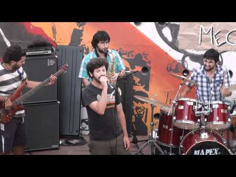 Modesto Medio - Editorial