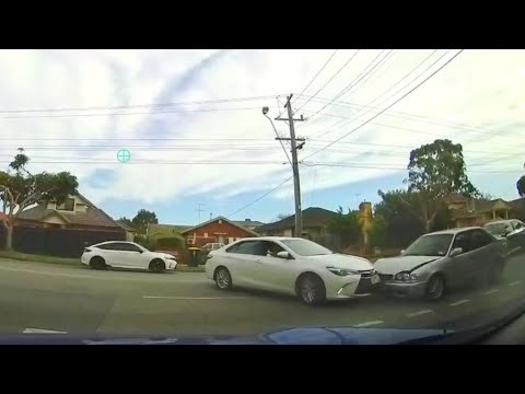 Aussiecams - When Being Too Nice on the Road Backfires! Clayton Victoria