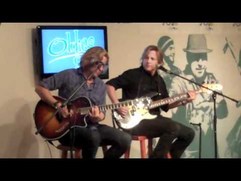 Matthew & Gunnar Nelson perform "Hello Mary Lou"