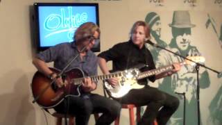 Matthew &amp; Gunnar Nelson perform &quot;Hello Mary Lou&quot;
