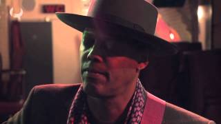 Eric Bibb avec le titre &quot;Going down the road feeling bad&quot;