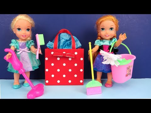 Elsa and Anna toddlers celebrate Mother's Day  - Surprise - Cleaning - Gifts