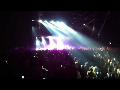 Tiesto And Friends   Get No Sleep @ O2World Berlin 9 9 11 3