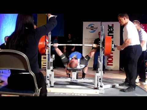 Stefan Jamroz: 300kg (660lbs) IPF bench press @ 104,3kg (229lbs) BW