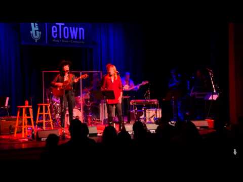 Nikki Lane - Seeing Double (eTown webisode #803)