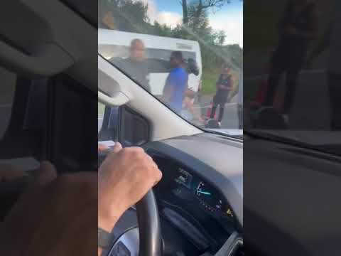 Acidente provoca engarrafamento em fundão