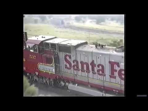 Classic Railroad Series 1136 - Santa Fe 939 EB at Walong October 1995.