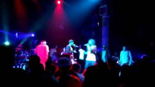 Bone Thugs N Harmony- Servin The Fiends