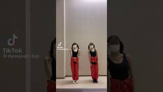 #jk #可愛い 胸元の影を楽しむんです