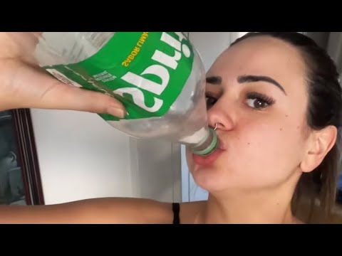 Julia Ramos burping