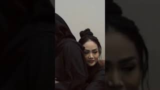 Download lagu Momen Saat KRISDAYANTI Memeluk AUREL 🥰 mp3