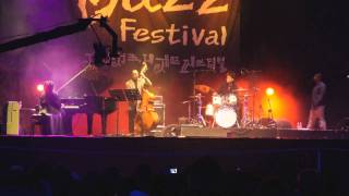 Geri Allen & Timeline Band2011 JIJF - Ah Leu Cha