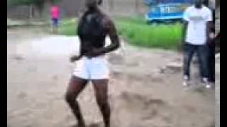 Teamjhydey dancing to she CAn get it by iyanya