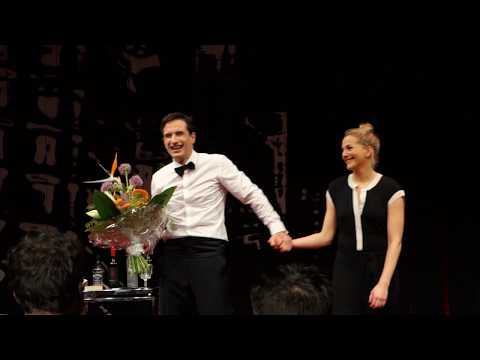 50. Geburtstag. Publikum feiert Schauspieler Oliver Mommsen.