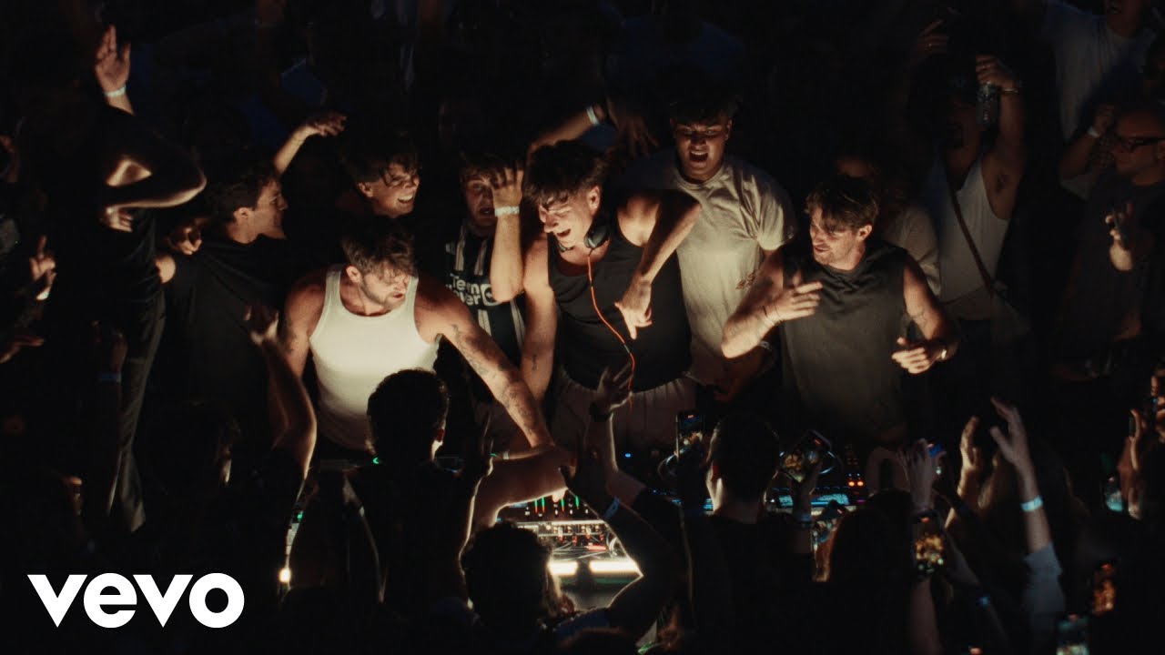 BUNT., The Chainsmokers, Izzy Bizu - Spaces (Official Video)