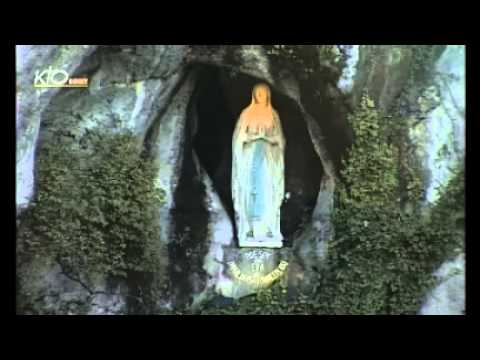 Chapelet à Lourdes