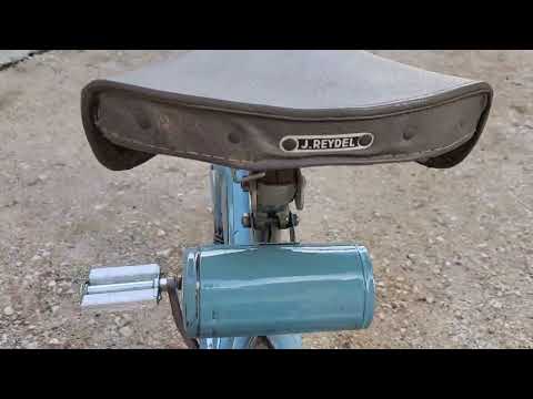 mobylette av75 bleu revernis l'atelier 84 cyclos France Vaucluse