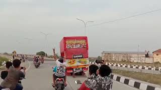 Download lagu share mentahan video truk oleng/truk goyang di jalur pantura NO PASWORD mp3