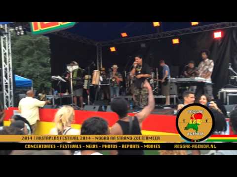 Dreadless warming up RastaPlas for Sylford Walker & Prince Alla