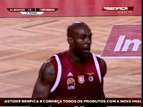 Basquetebol: Benfica-Porto: Frisby e Heshimu Evans - 2 afundanços fantásticos em 1 minuto!
