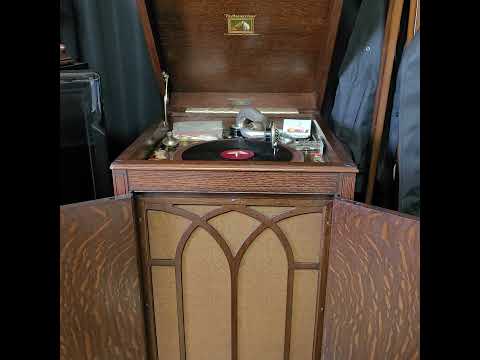 Sidney Bechet（シドニー・ベシェ）♪Shake It And Break It♪ 78rpm record. HMV Model 157 Gramophone.