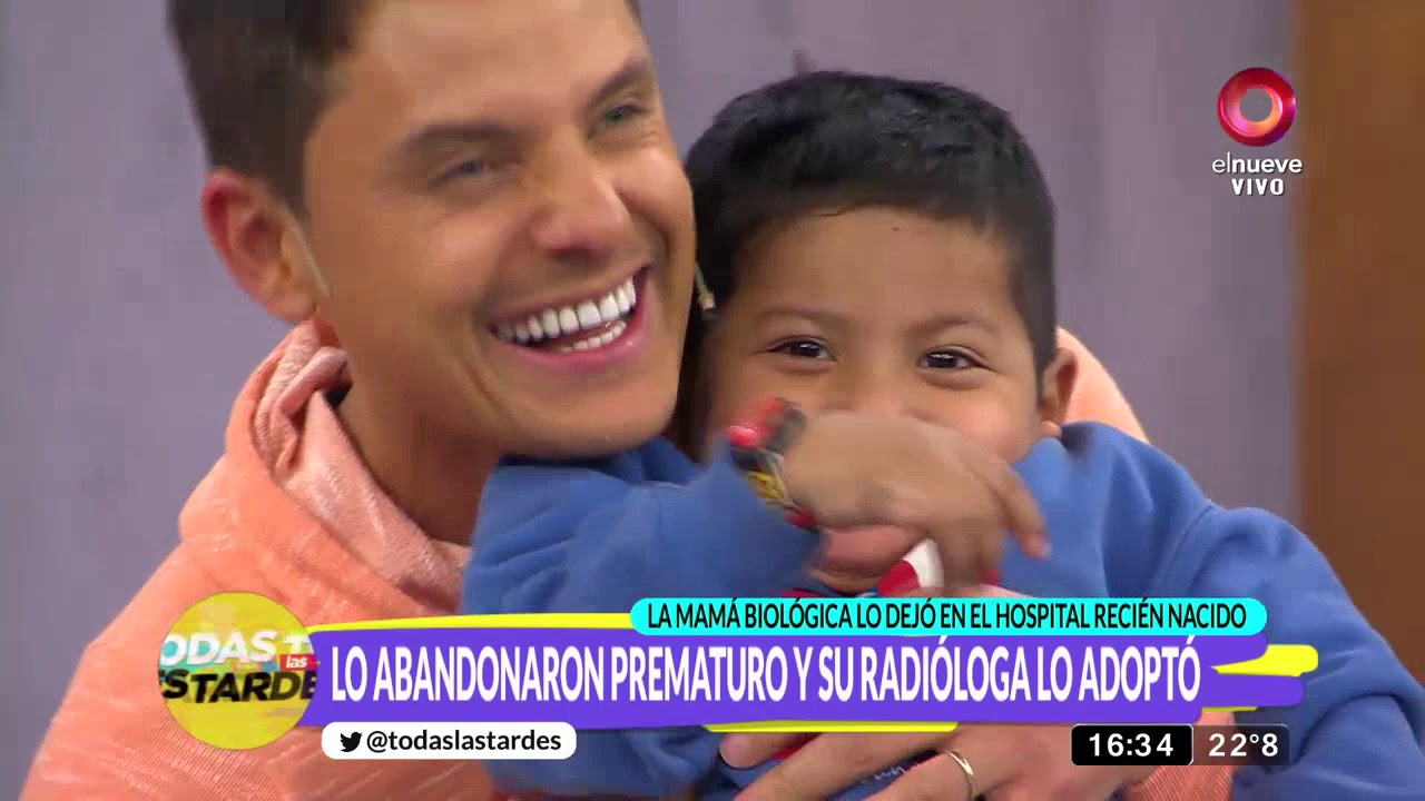 Lo abandonaron prematuro y su radióloga lo adoptó