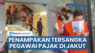 Penampakan 5 Tersangka Kasus Suap Pegawai Pajak di Jakut, Tangan Diborgol Digiring ke Mobil Tahanan
