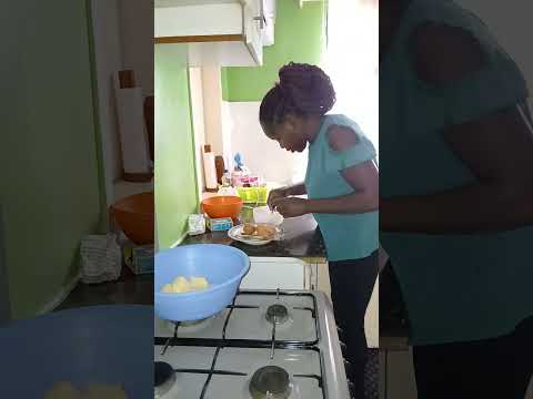 MY LEMON CAKE AND QUEEN CAKES 😋👌