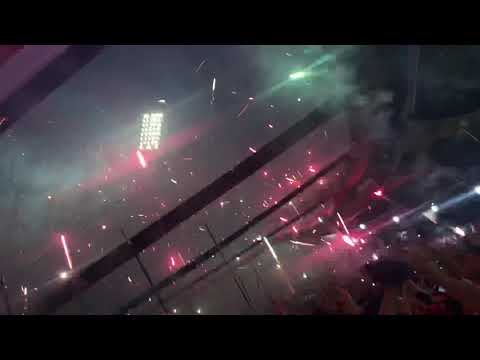 "El MEJOR RECIBIMIENTO DE LA COPA LIBERTADORES Y DEL PARAGUAY( CERRO VS RIVER PLATE) CUARTOS DE FINAL" Barra: La Plaza y Comando • Club: Cerro Porteño