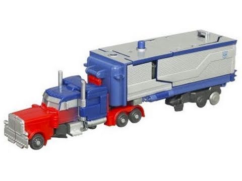 Optimus Prime w/ Trailer - Cyberverse