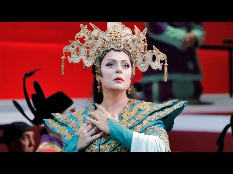 Turandot Moving Moment # 2 - with Martina Serafin as Turandot
