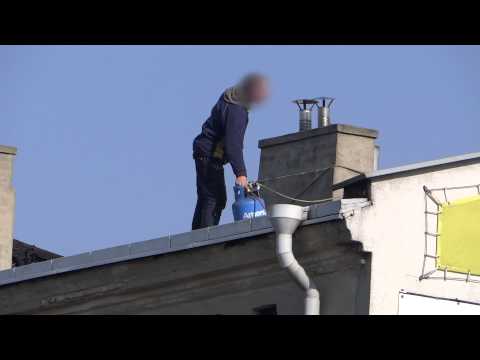 Pijani remontują dach - więcej na faktykaliskie.pl