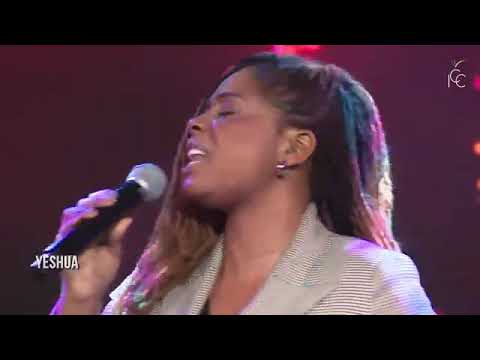 OUI JE TE CELEBRE (Sylvie Tagbo)