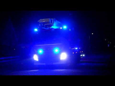 [Valse Luchthoorn] Uitruk Brandweer Dokkum | Hoogwerker 02-4250 naar brandmelding in Wâlterswâld