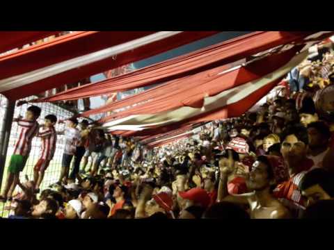 "ESTA DESCONTROLADA LA BANDA DEL SANTO -SAN MARTÃN 1 -SANTAMARINA 1" Barra: La Banda del Camion &bull; Club: San Martín de Tucumán