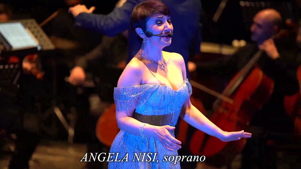 "CircusOperaShow" con Orchestra Suoni del Sud, Roberto Molinelli, Circo El Grito, Angela Nisi, Dario Di Vietri, Marcello Rosiello