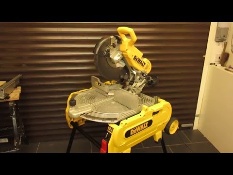 DEWALT Pjūklas / Stalo pjūklas 305 mm 2000 W D27107 video