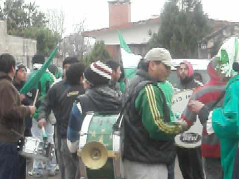 Antes de entrar a la cancha del carril . La banda del cruce & la 53