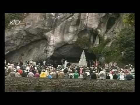 Chapelet à Lourdes