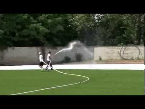 Come si realizza un campo in erba sintetica?