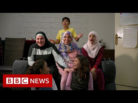 ベイルートの爆発。建築家が家族の家を無料で再建 - BBC ニュース (Beirut explosion: The architect rebuilding families' homes for free - BBC News)