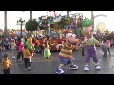 Video thumbnail for Phineas and Ferb’s Rockin’ Rollin’ Dance Party (Holiday Edition)