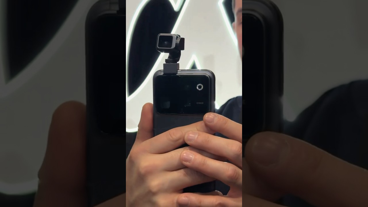 First Look at Honor’s Robot Phone 📲🤖