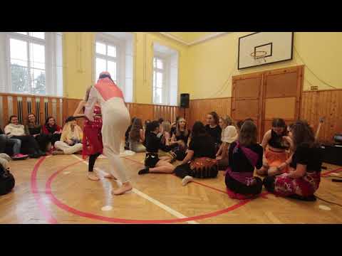 Láska v housce a Chaos on the Stage